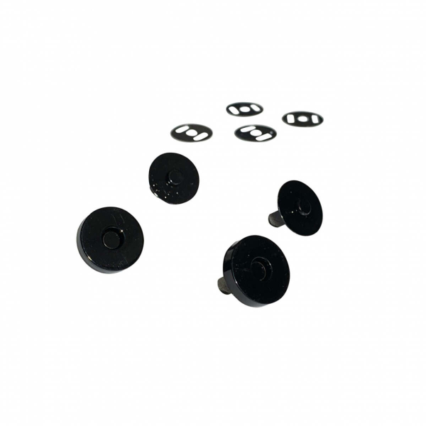 Magnetic snaps black