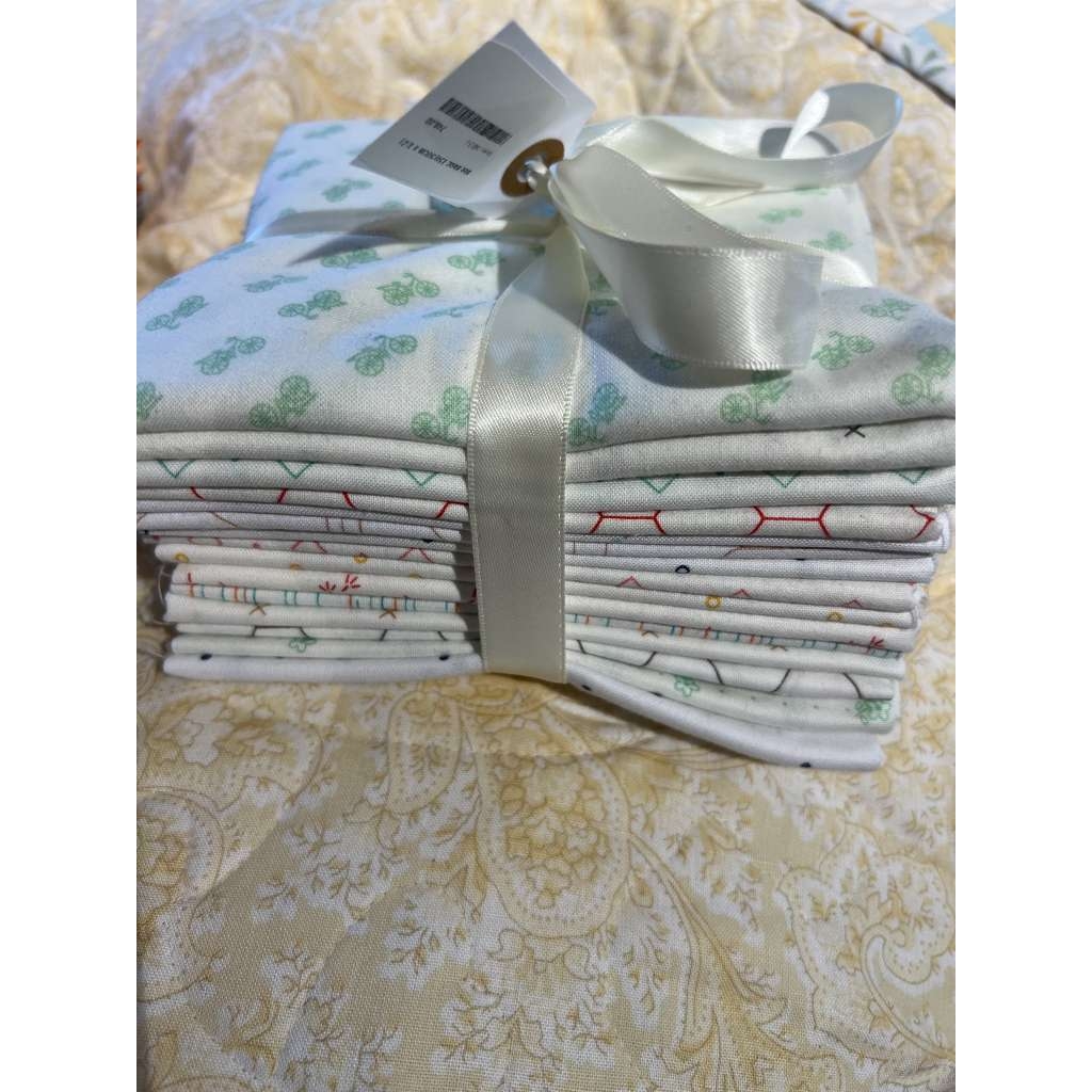 Bee Basic 15x(50cm x 1/2), Lori Holt basic stoffer