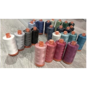 Aurifil klubb pakke 1 , Aurifil 50 wt trådklubb, få 4 x 1300m spoler tilsendt hver måned, inkl frakt. Pris pr måned kr 398,-