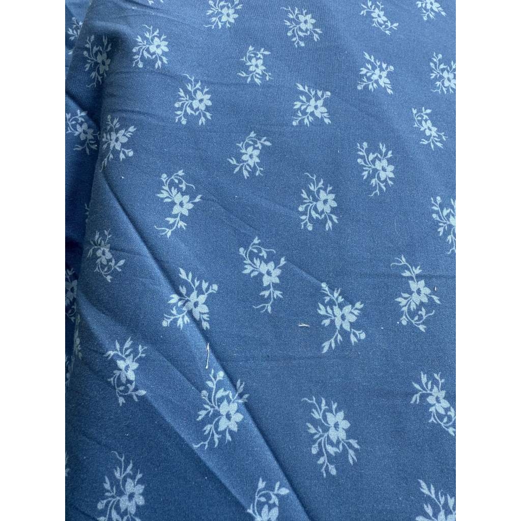 Bakstykke blå med blomster